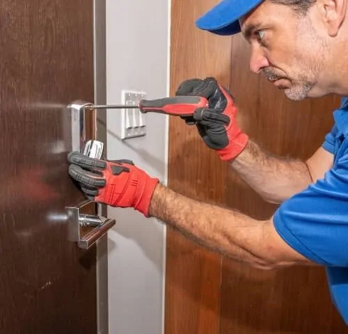 Encuentra el servicio de cerrajeria 24 horas mas confiable en Barcelona 500x480 - Encuentra el servicio de cerrajería 24 horas más confiable en Barcelona